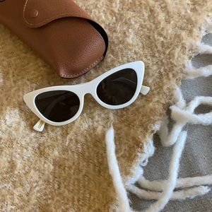 Raen Flora white sunglasses